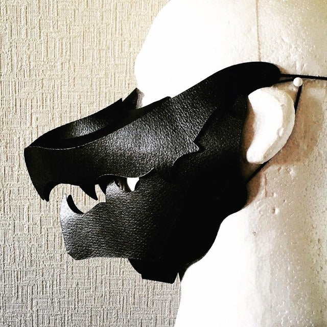 Juga Beast Fang Mask - Black, side view