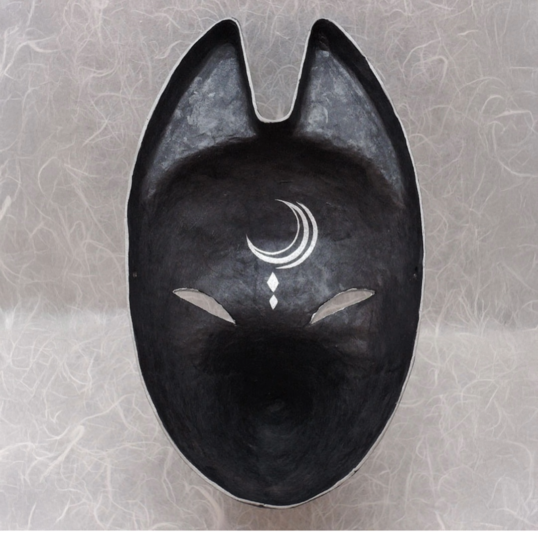 Yoiyami Twilight Fox Mask — handmade habutae-bari kitsune (fox) mask by Komendo | KAMENYA OMOTE