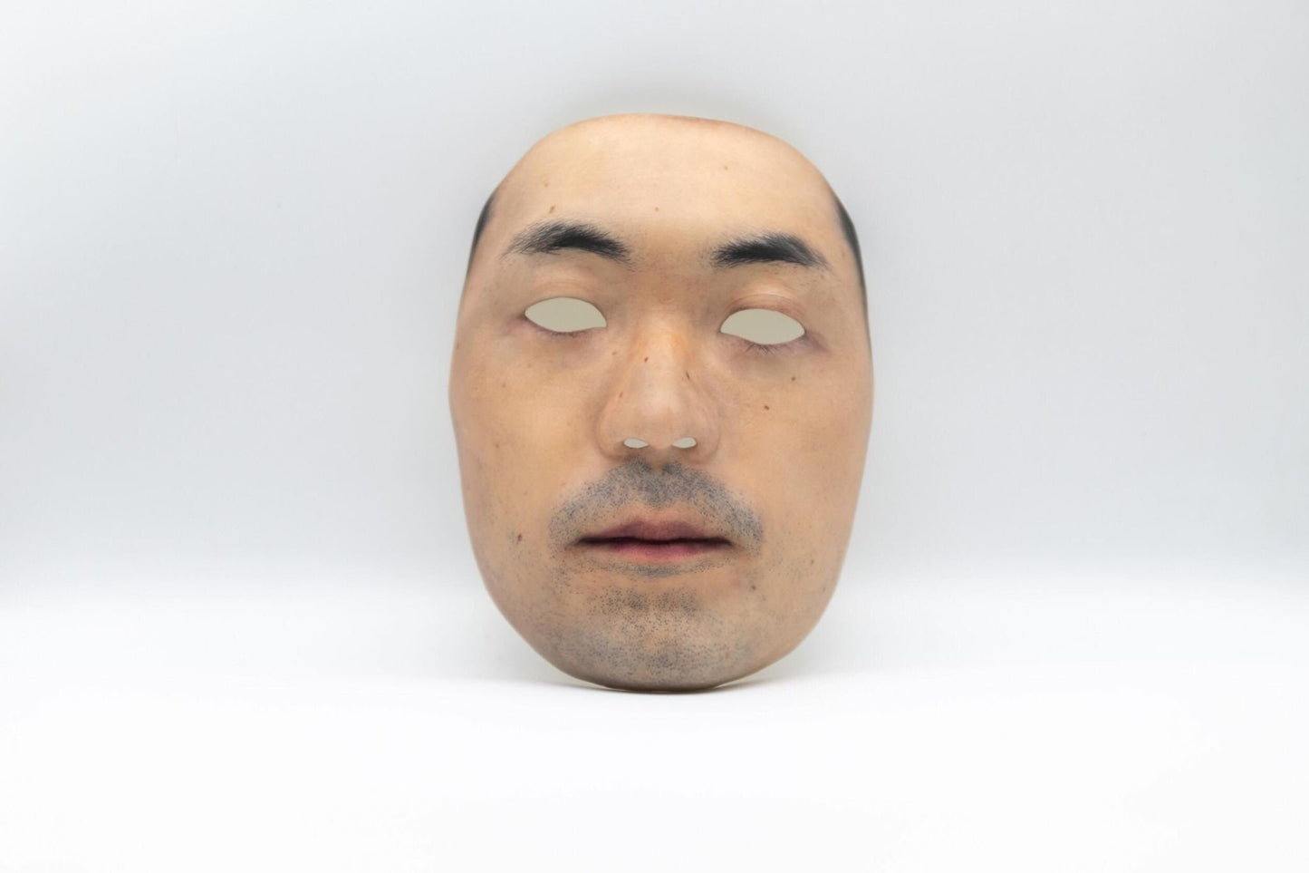 That Face eyeball-less No.00 worn