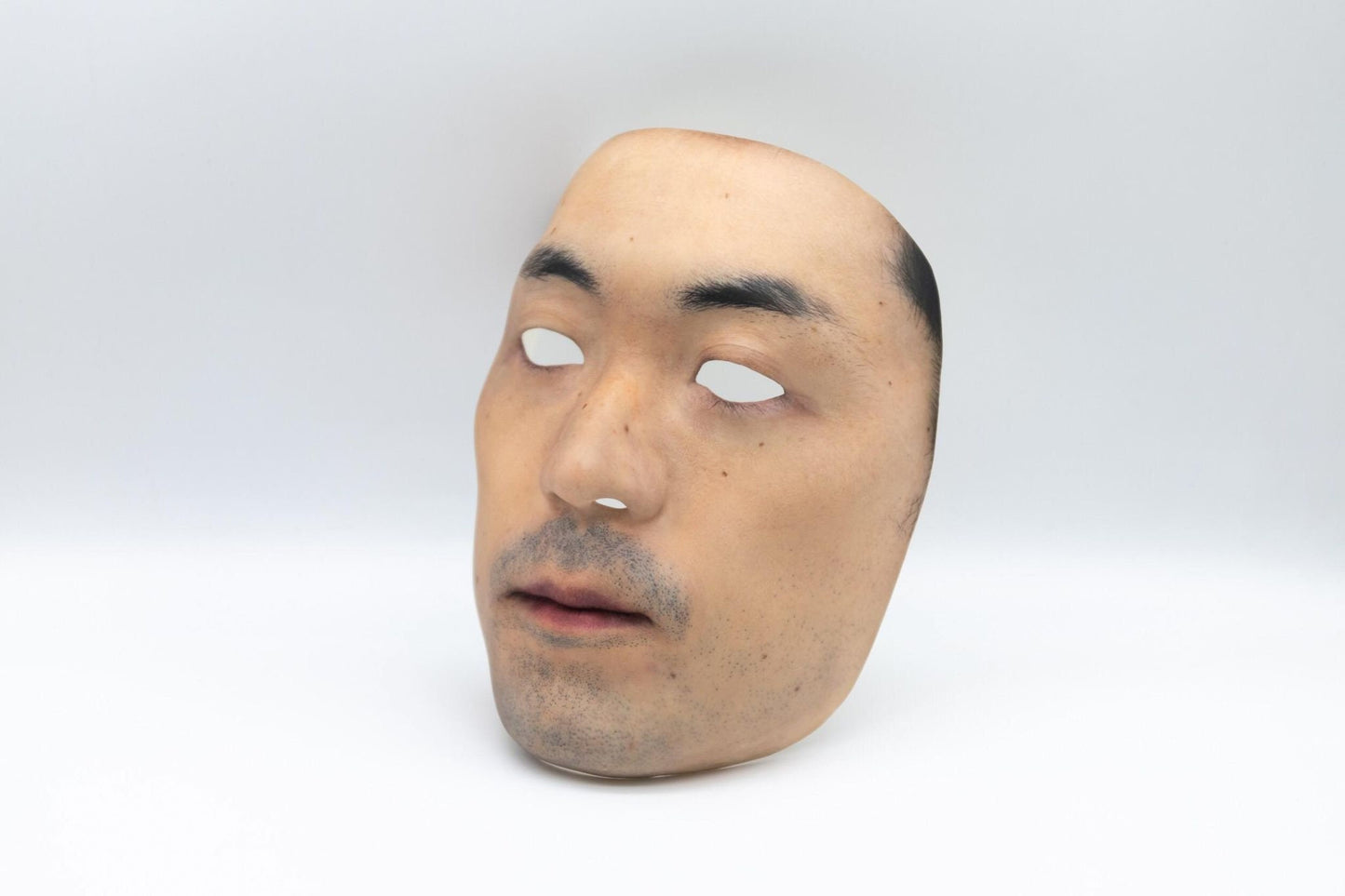 That Face eyeball-less No.00 side view